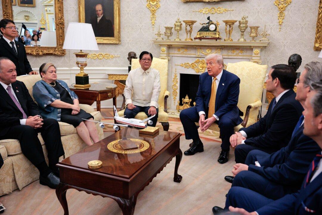 US Reaches Trade Deals With Indonesia, Philippines