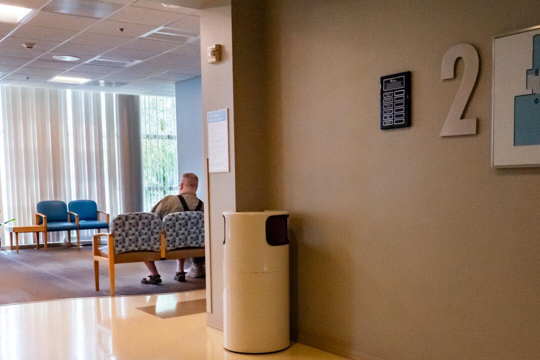 Bipartisan Lawmakers Aim to Fix Medicare Advantage