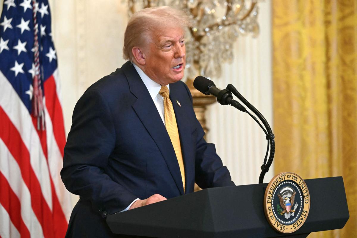 Trump Says Americans Could Get Dividends From Tariff Revenues