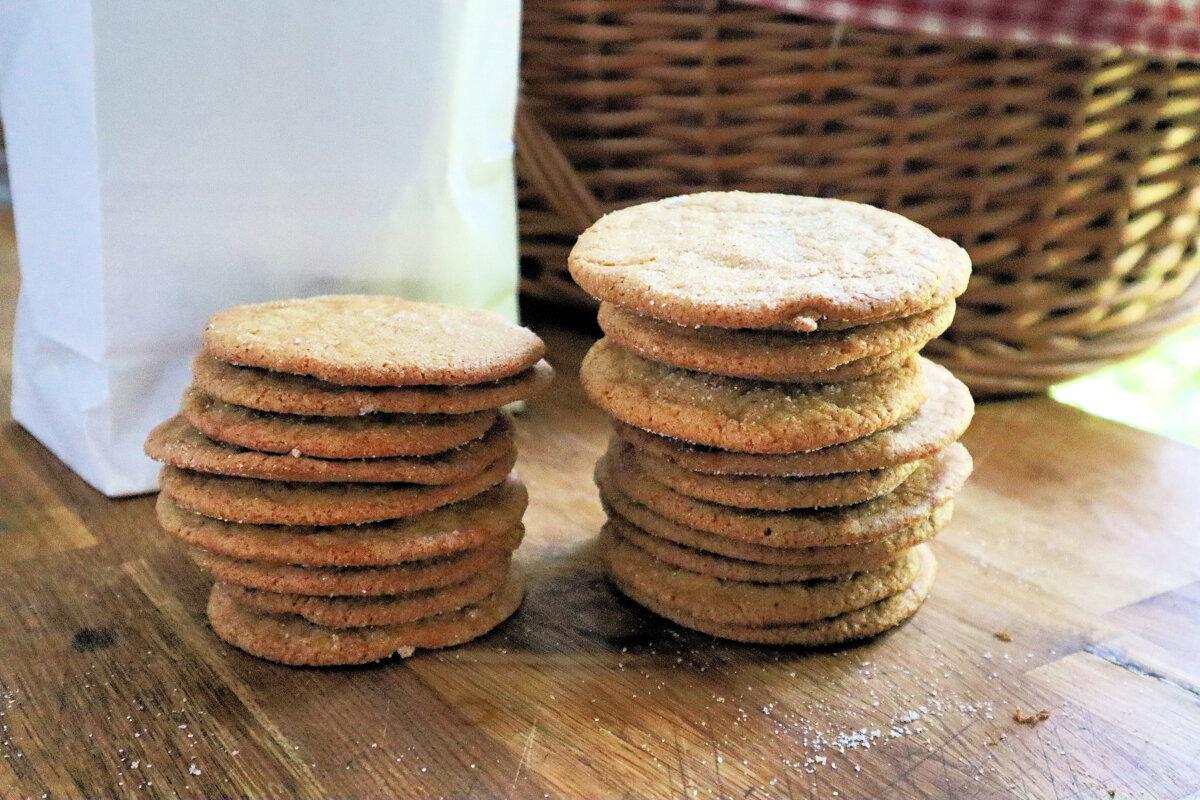 Brown sugar snickerdoodles are a perfect cookie for traveling because they won't melt and make a mess. (Gretchen McKay/The Pittsburgh Post-Gazette/TNS)
