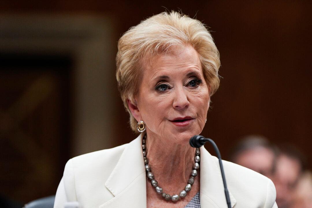Education Department Promotes Patriotic School Curriculum