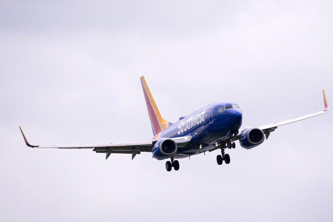 Southwest Airlines Flight Headed to Las Vegas Takes Dramatic Plunge in Response to Nearby Aircraft