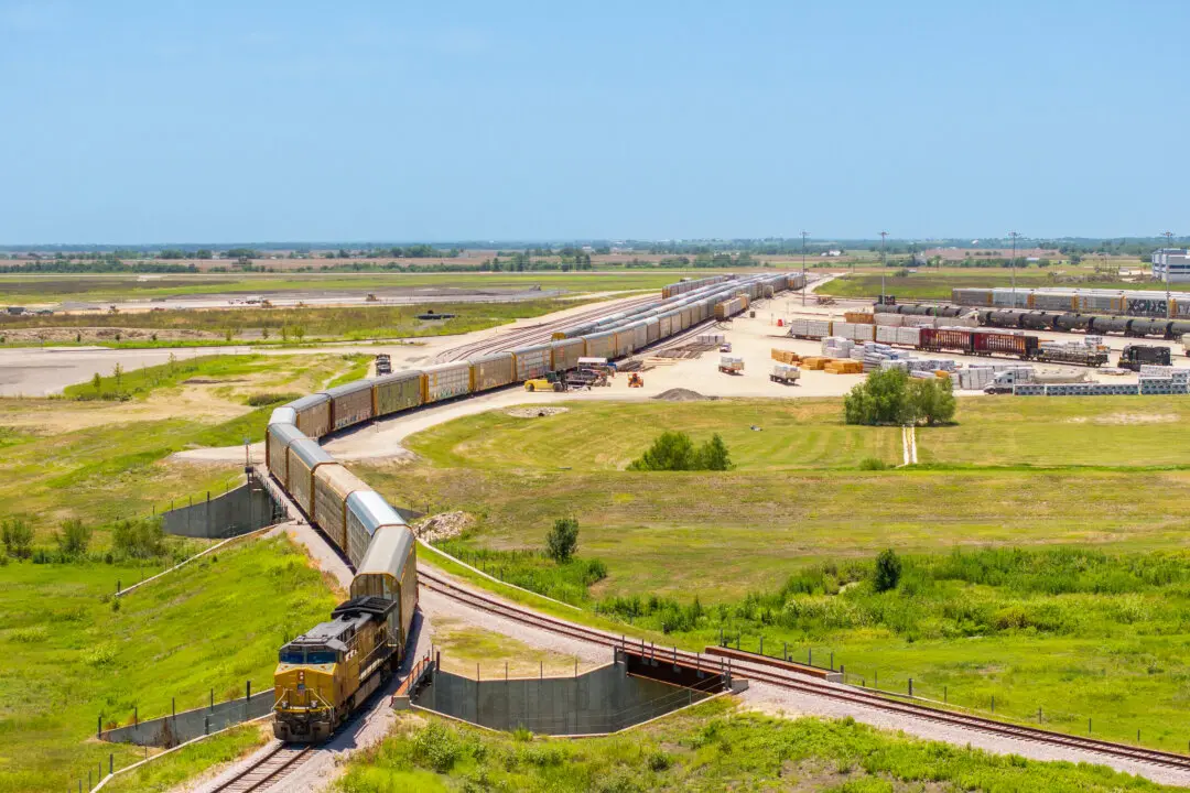 Union Pacific Shareholders Approve $85 Billion Merger With Norfolk Southern