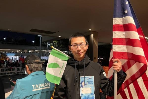 Liu Dadong welcomes Taiwanese President Tsai Ing-wen at a hotel in downtown Los Angeles on April 4, 2023. (Courtesy of Liu Dadong)