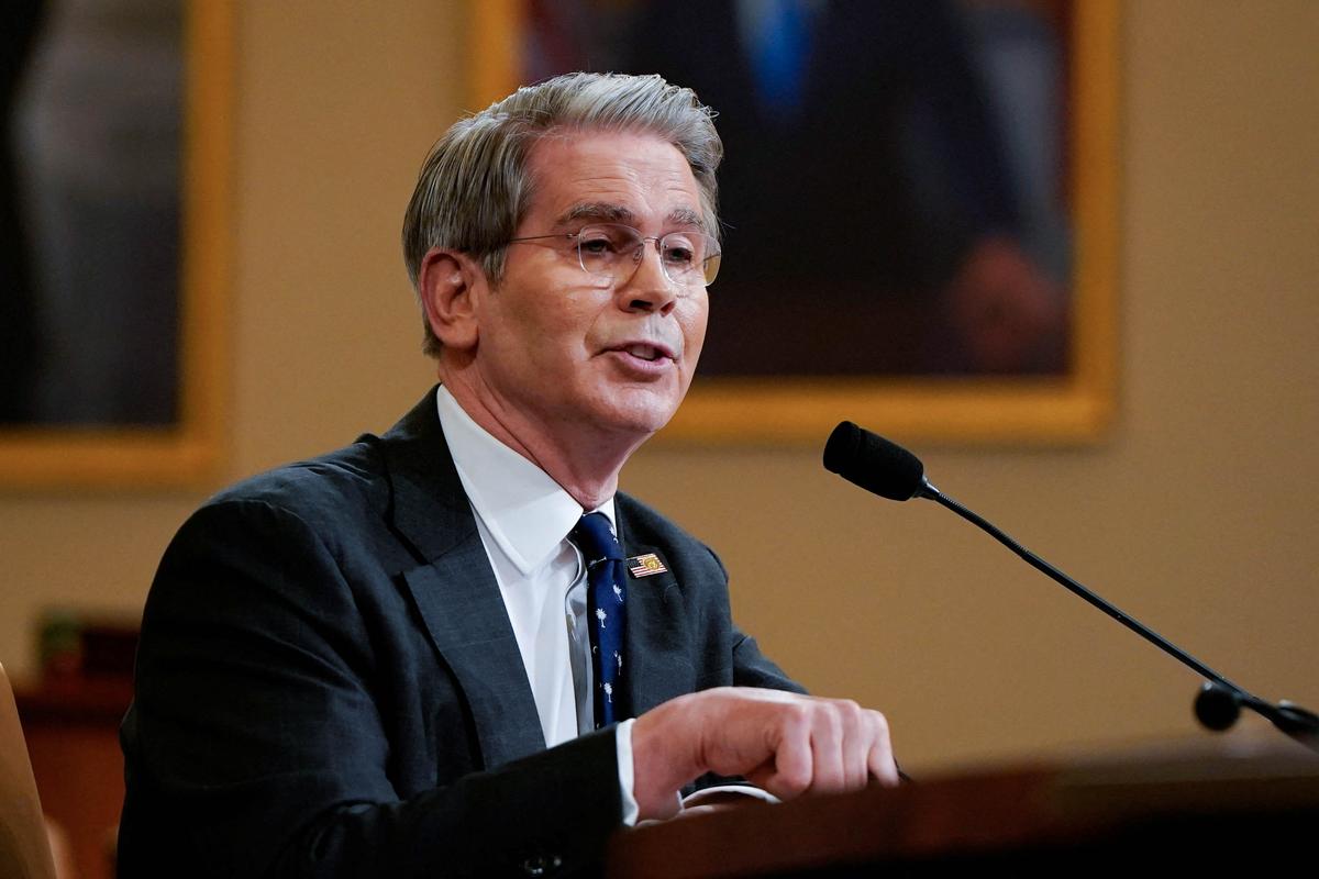 Treasury Secretary Bessent Warns China of Fresh Tariffs Over Russian Oil Purchases