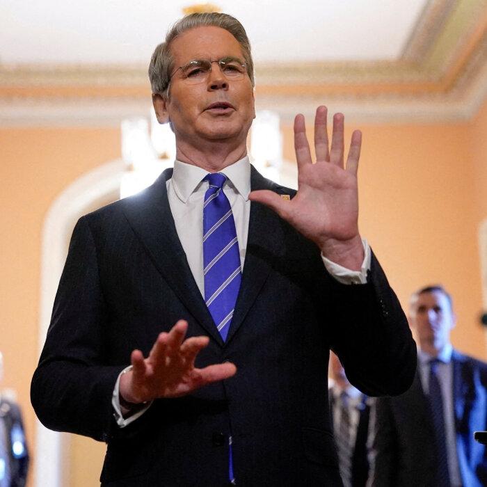 US Imposes Fresh Sanctions Targeting Iran Oil Trade, Hezbollah