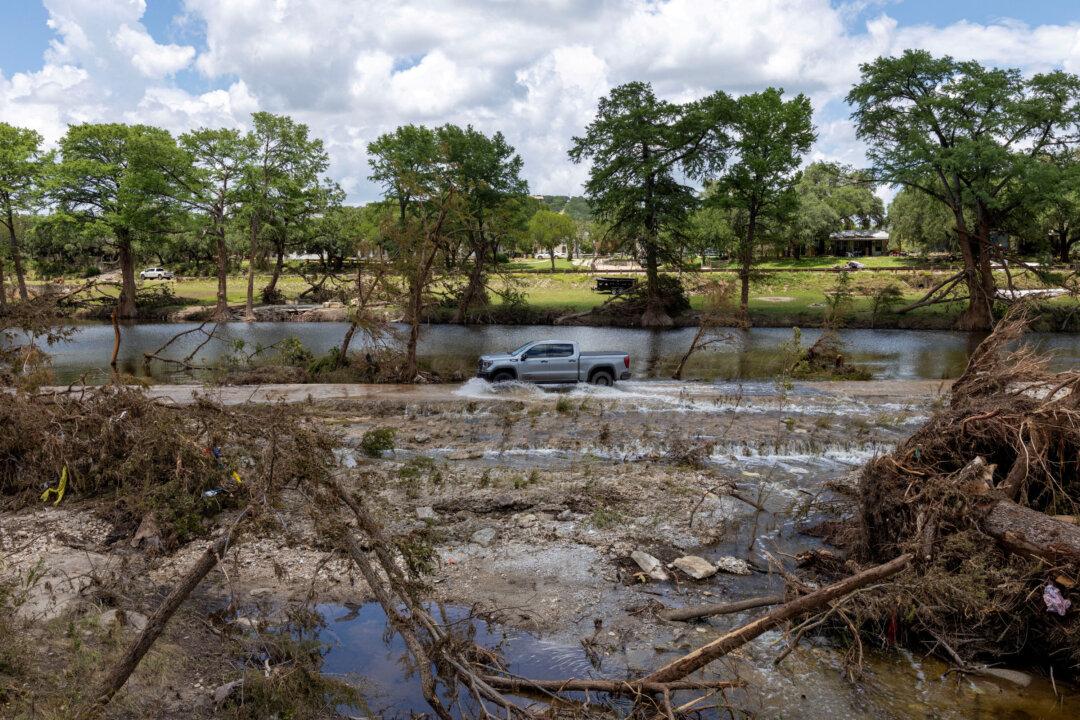 Vikings, Chiefs Owners Donating to Texas Flood Recovery Efforts
