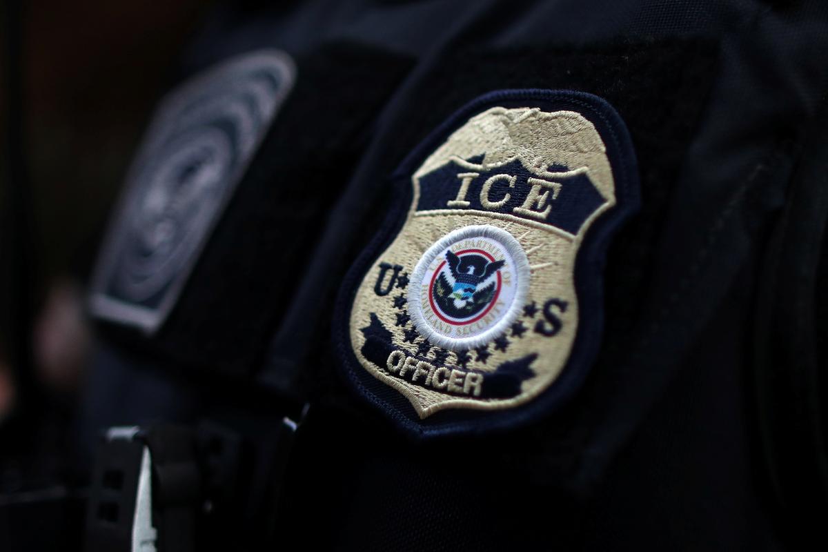 Man Arrested in Alleged Bomb Threat at Dallas ICE Field Office thumbnail