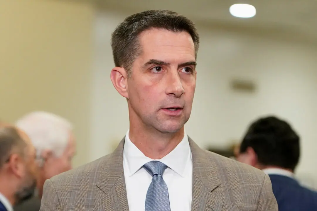 Lawmakers Introduce Legislation to Ban Chinese Nationals From Driving Trucks With US Military Cargo