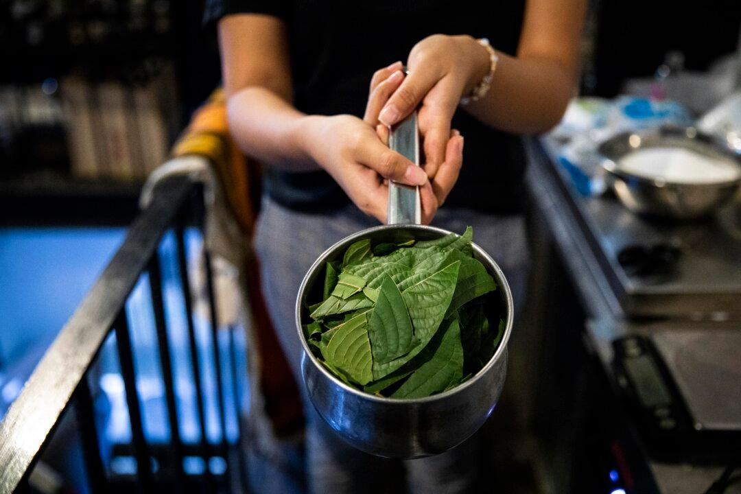 What to Know About 7-OH, the Synthetic Opioid Derived From Kratom Facing an FDA Ban