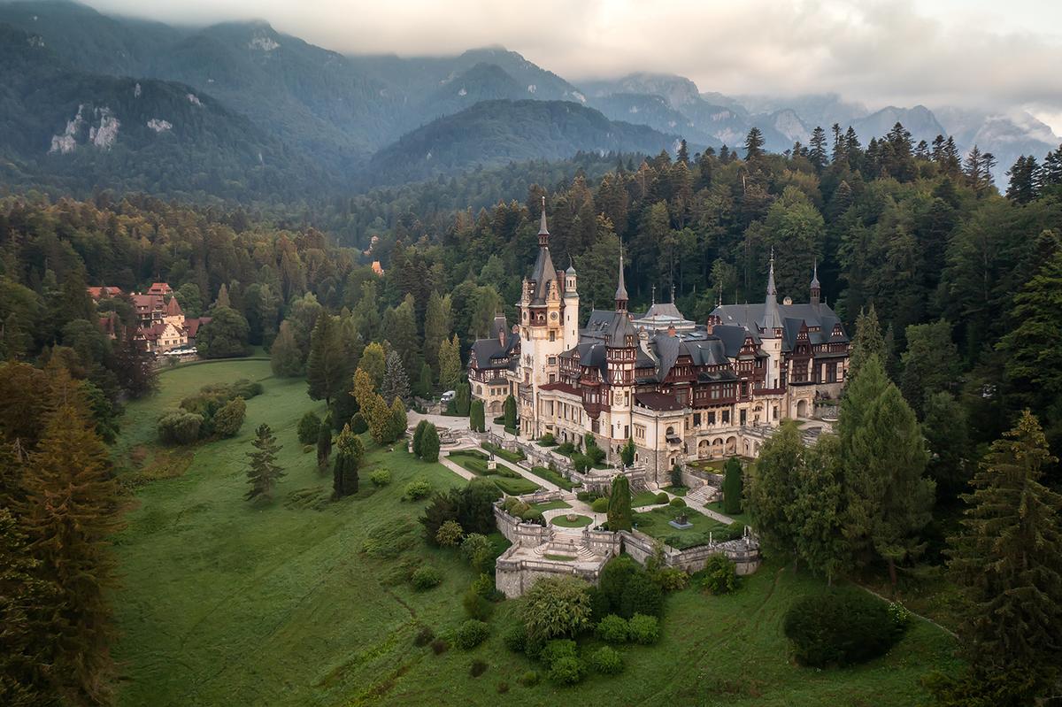 Peles Castle: The Royal Estate of Sinaia