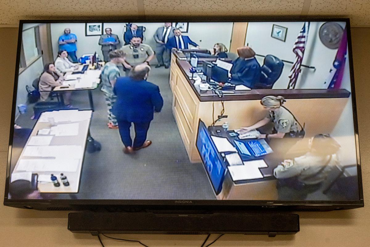 Teacher Admits to Fatally Stabbing Couple on Hike With Their Children in Random Attack in Arkansas