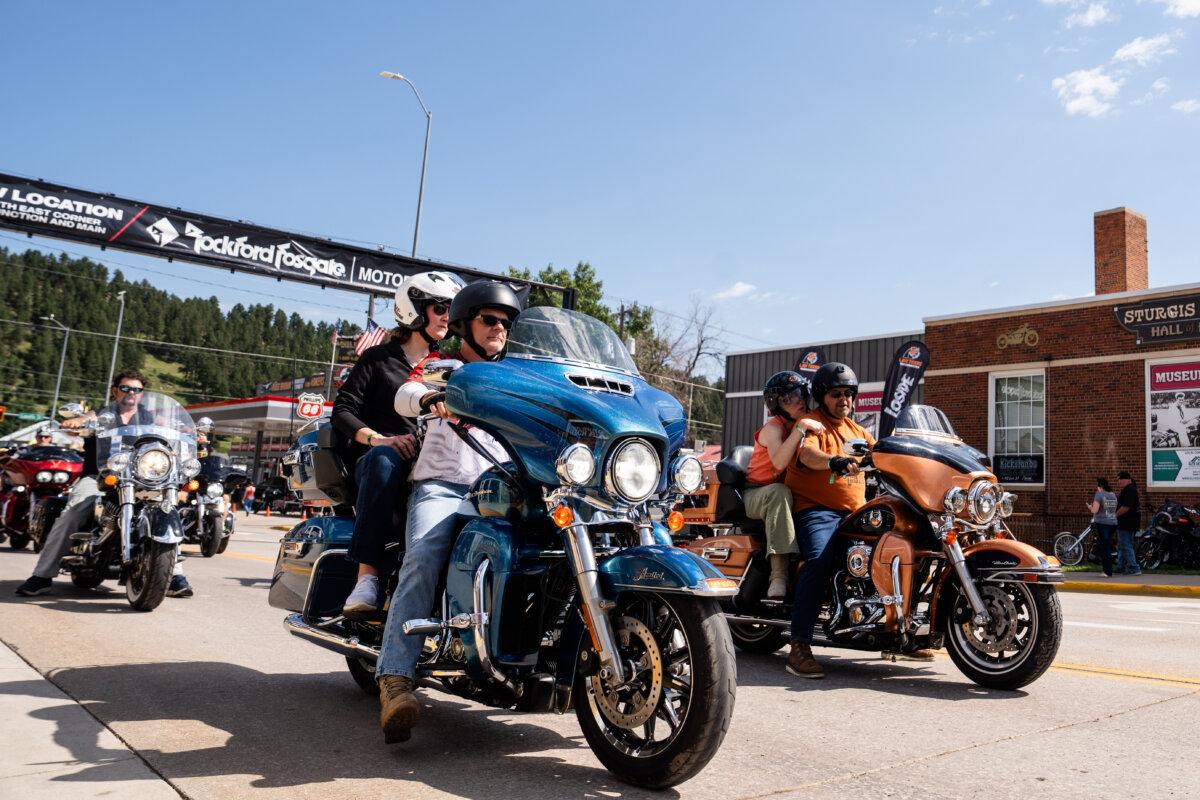 Thousands Celebrate Their Love for Life on 2 Wheels at 85th Sturgis Rally | USNN World News Motorcycle enthusiasts participate in the 85th annual Sturgis Motorcycle Rally in Sturgis, S.D., on Aug. 4, 2025. (Madalina Kilroy/The Epoch Times)
