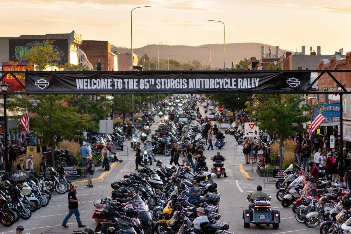 Thousands Celebrate Their Love for Life on 2 Wheels at 85th Sturgis Rally | USNN World News Motorcycle enthusiasts participate in the 85th annual Sturgis Motorcycle Rally in Sturgis, S.D., on Aug. 4, 2025. (Madalina Kilroy/The Epoch Times)