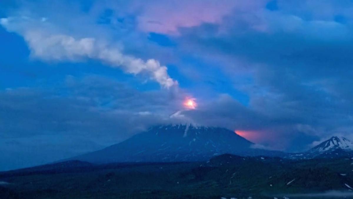 7 Kamchatka Volcanoes Erupt After 8.8 Quake in Russia