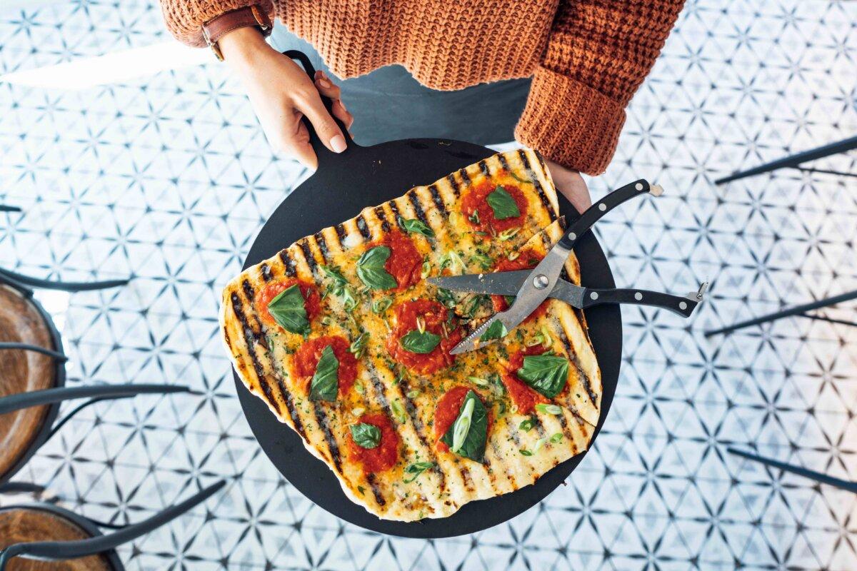 At Bar ‘Cino in Newport, grilled pizza is cut into strips. (Discover Newport)