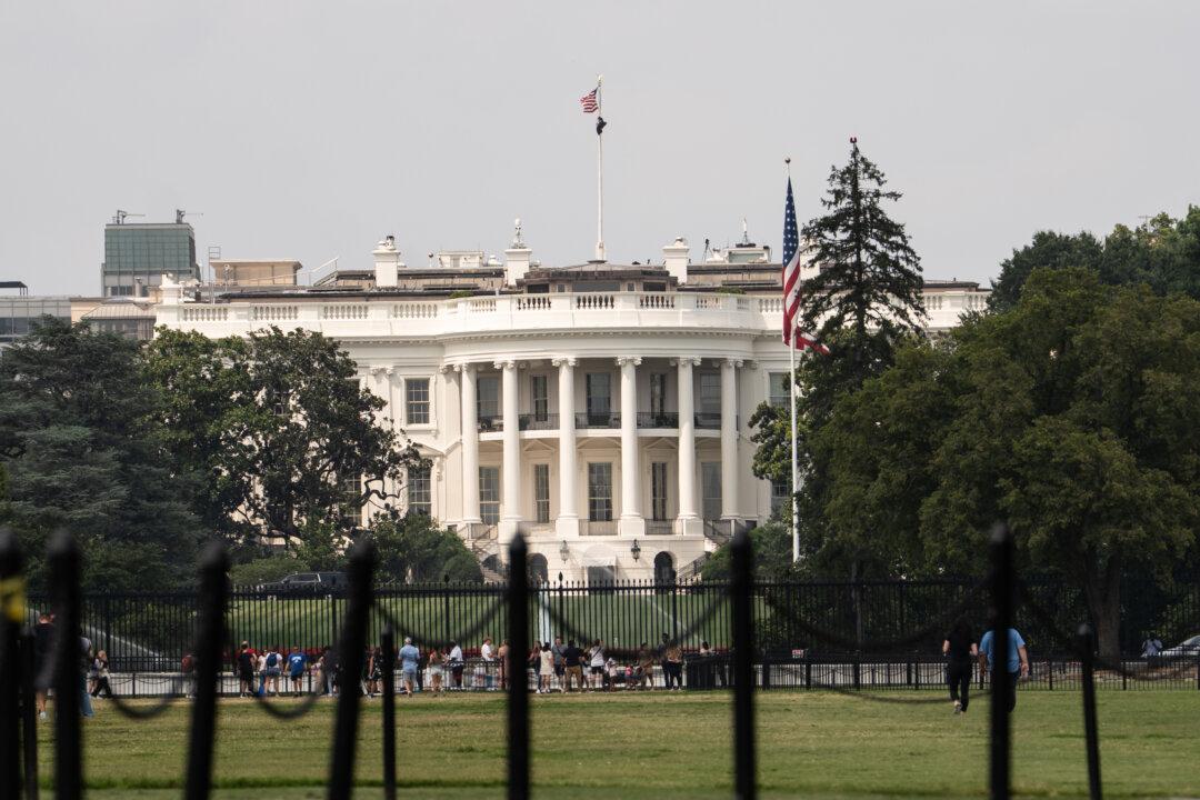 White House Pauses Public Tours Amid Ballroom Construction
