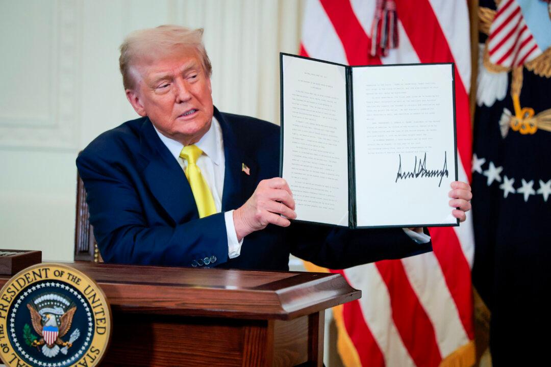 Trump Honors Purple Heart Recipients
