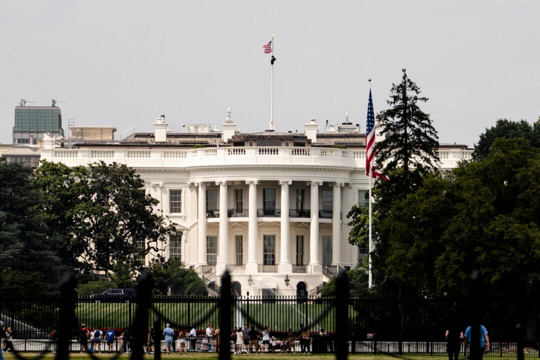 White House Pauses Public Tours Amid Ballroom Construction