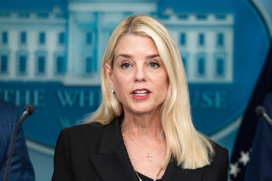 Canadian Ministers Meet With US AG Bondi to Discuss Fentanyl Trafficking, Border Security