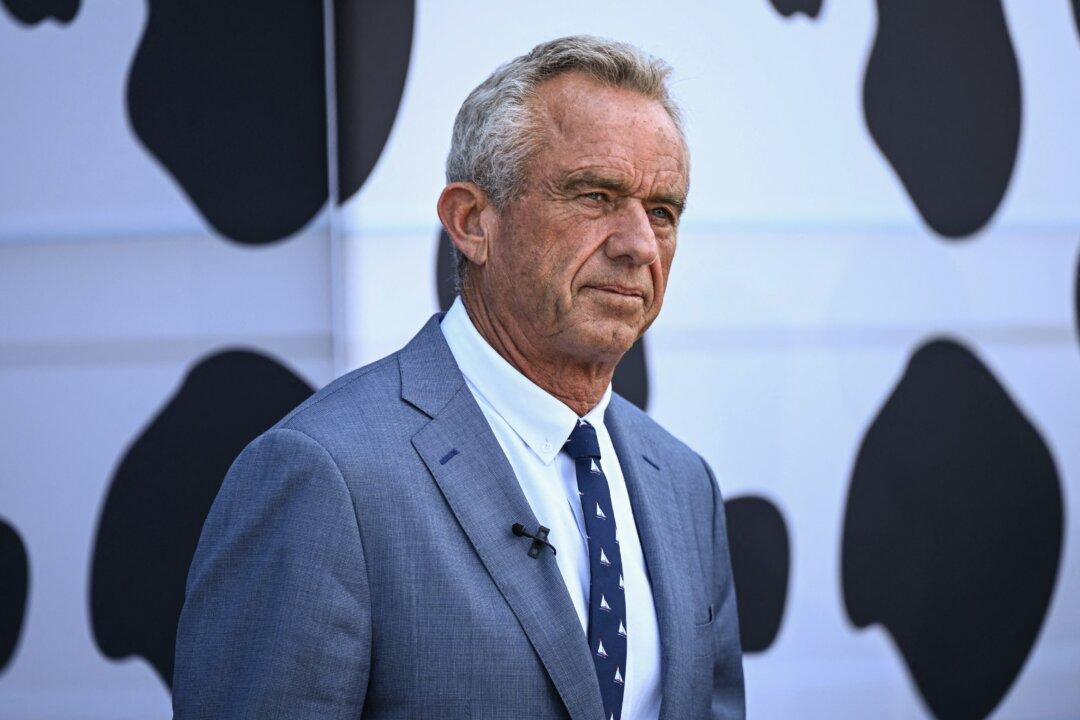 RFK Jr. Says FDA Can Issue Emergency Clearance for Screwworm Drugs