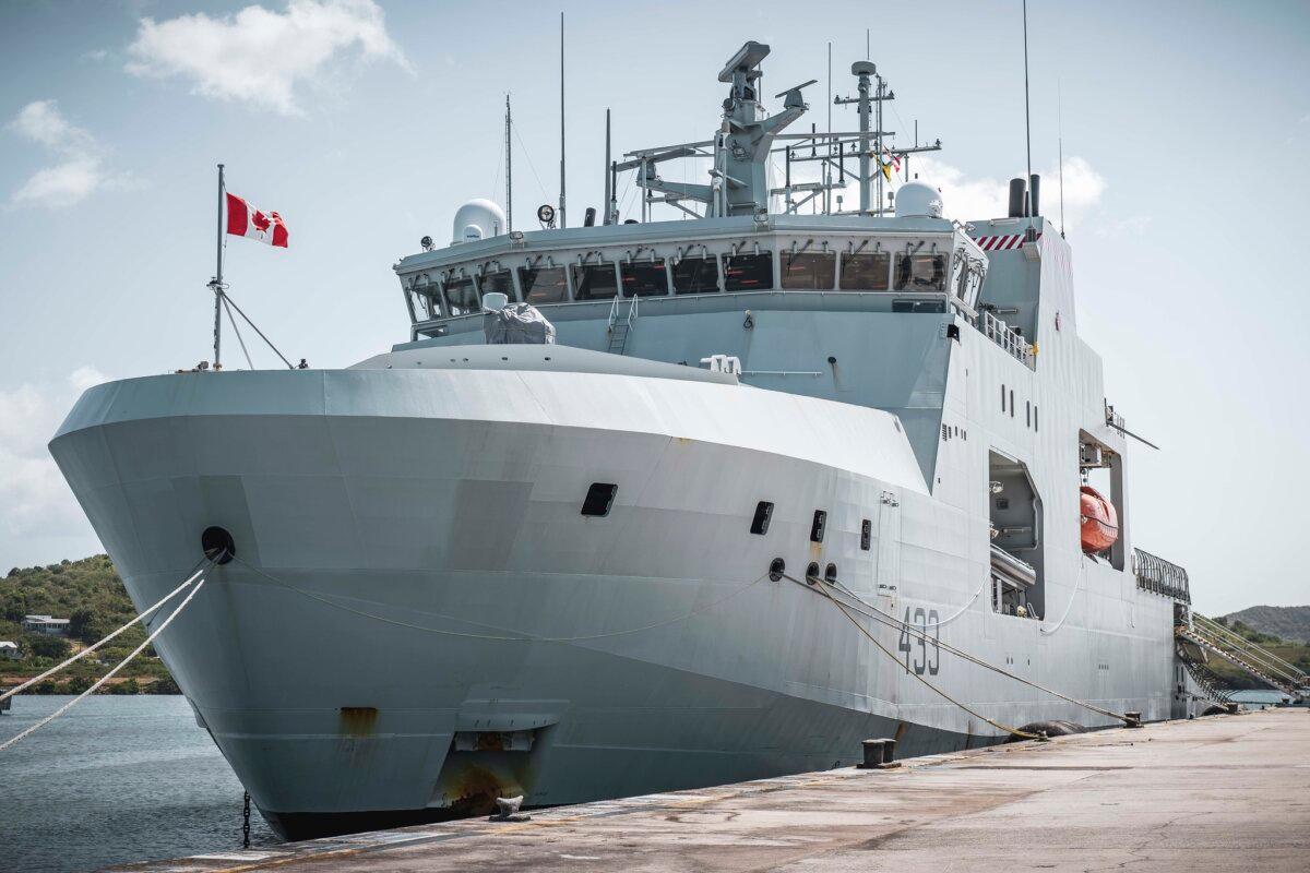 HMCS William Hall conduct a scheduled port visit to St. John’s, Antigua and Barbuda, during Operation CARIBBE on June 26, 2025. (Canadian Armed Forces Imagery Technician, via Flickr)