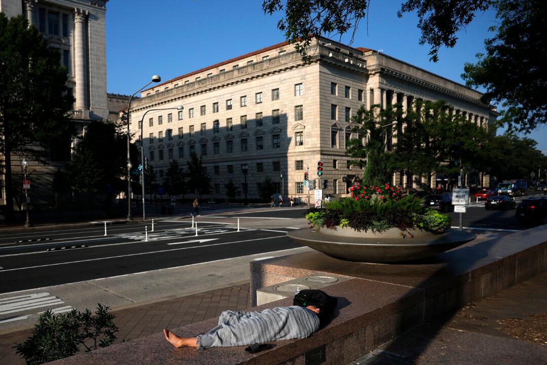 Homeless People in DC to Face Fines, Jail if They Refuse Shelter, Treatment: White House
