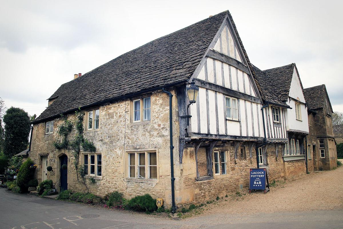 This Picturesque Medieval Village Hasn’t Changed Since the 1300s—and, Yes, People Still Thrive There