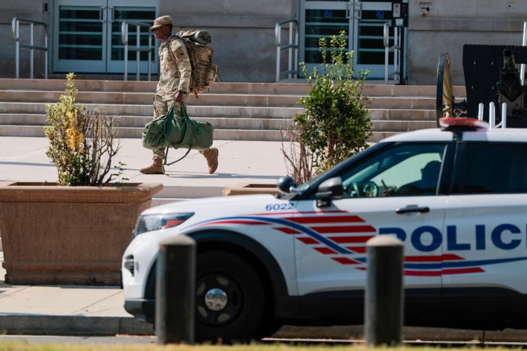 National Guard Troops Arrive in Washington After Trump Declares Federal Control