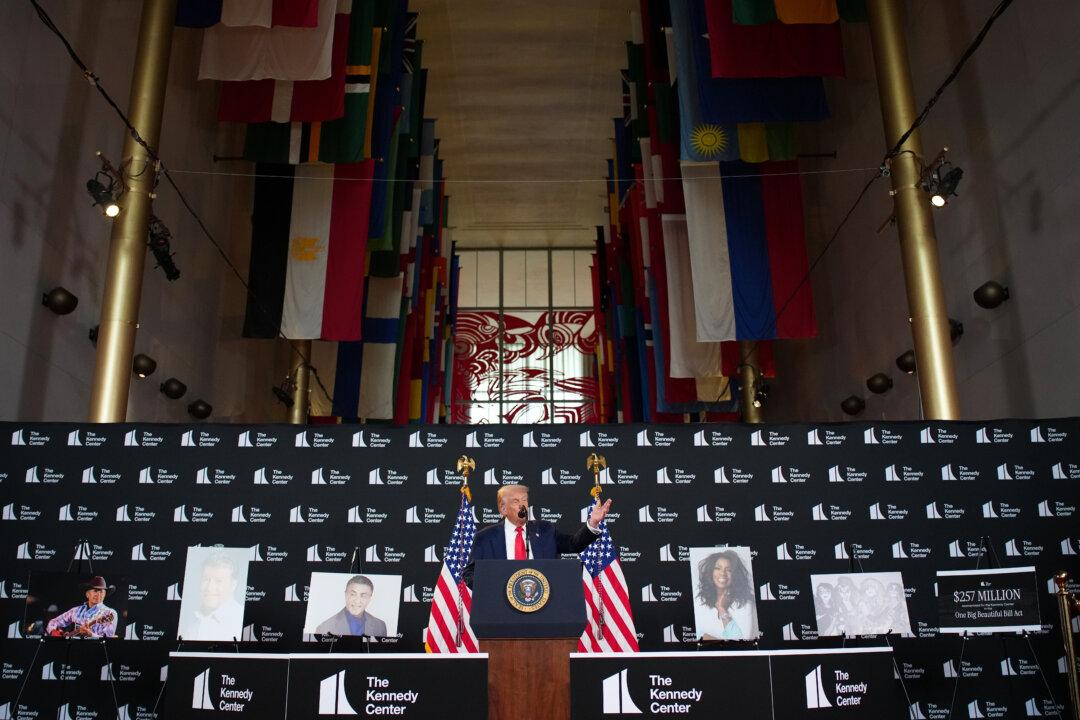 Trump Names Kennedy Center Honorees, Says He'll Host Awards Show