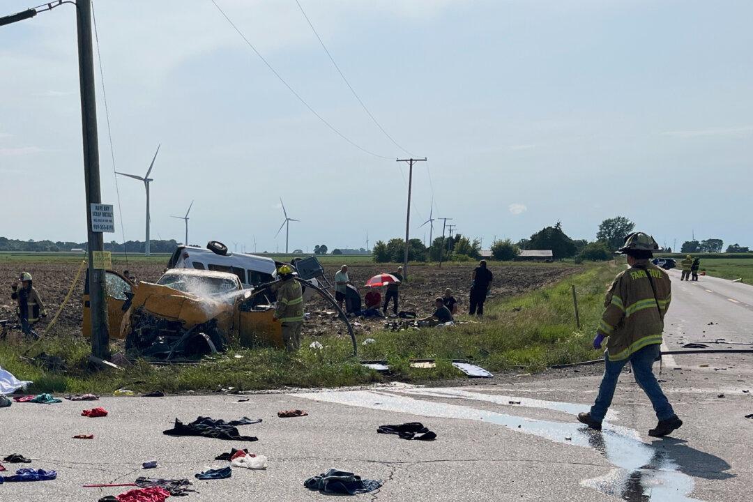 6 Dead After Truck Crashes Into Van Carrying Members of Amish Group in Michigan