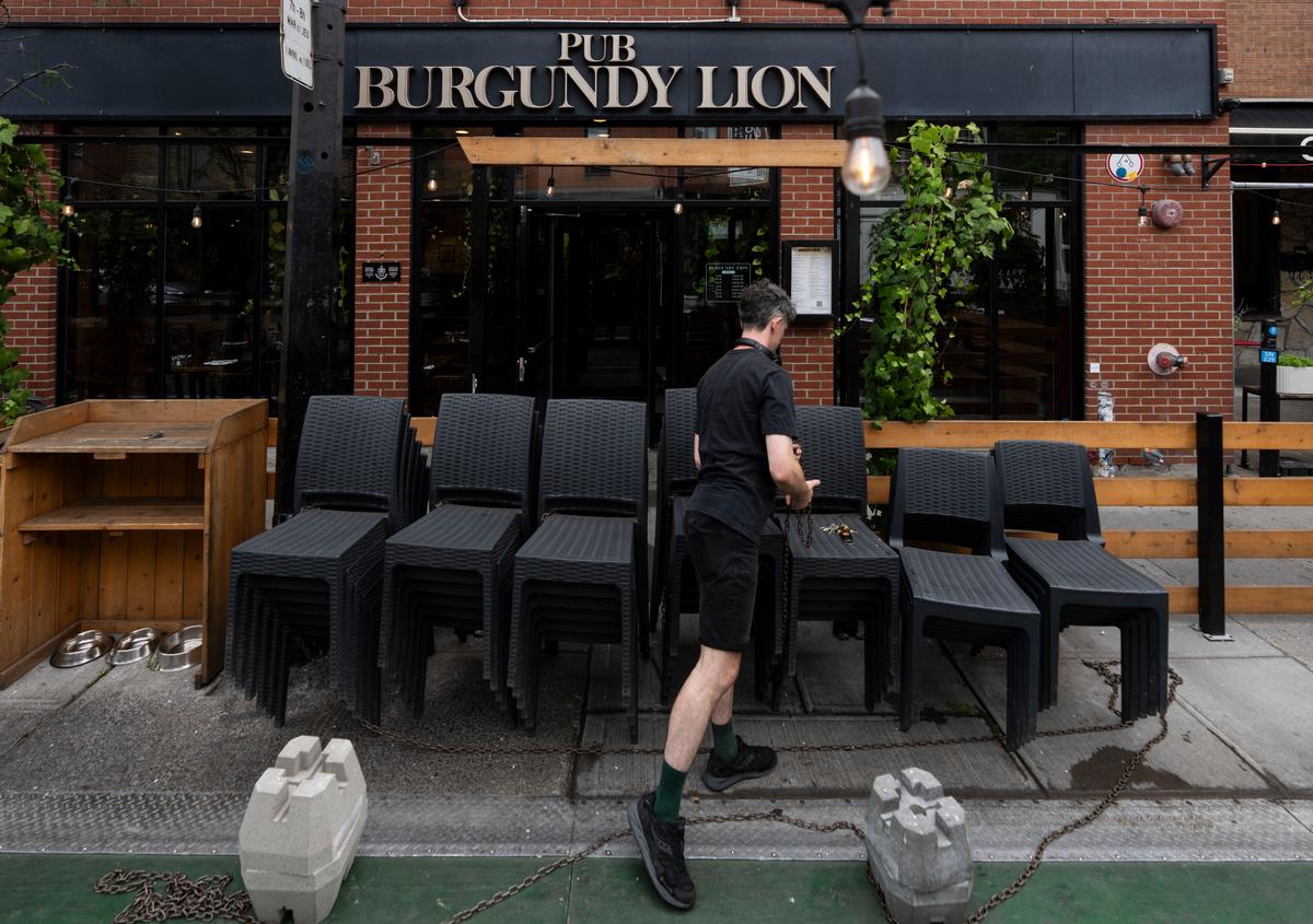 Quebec Language Watchdog Backtracks on Pub Sign It Deemed Too English