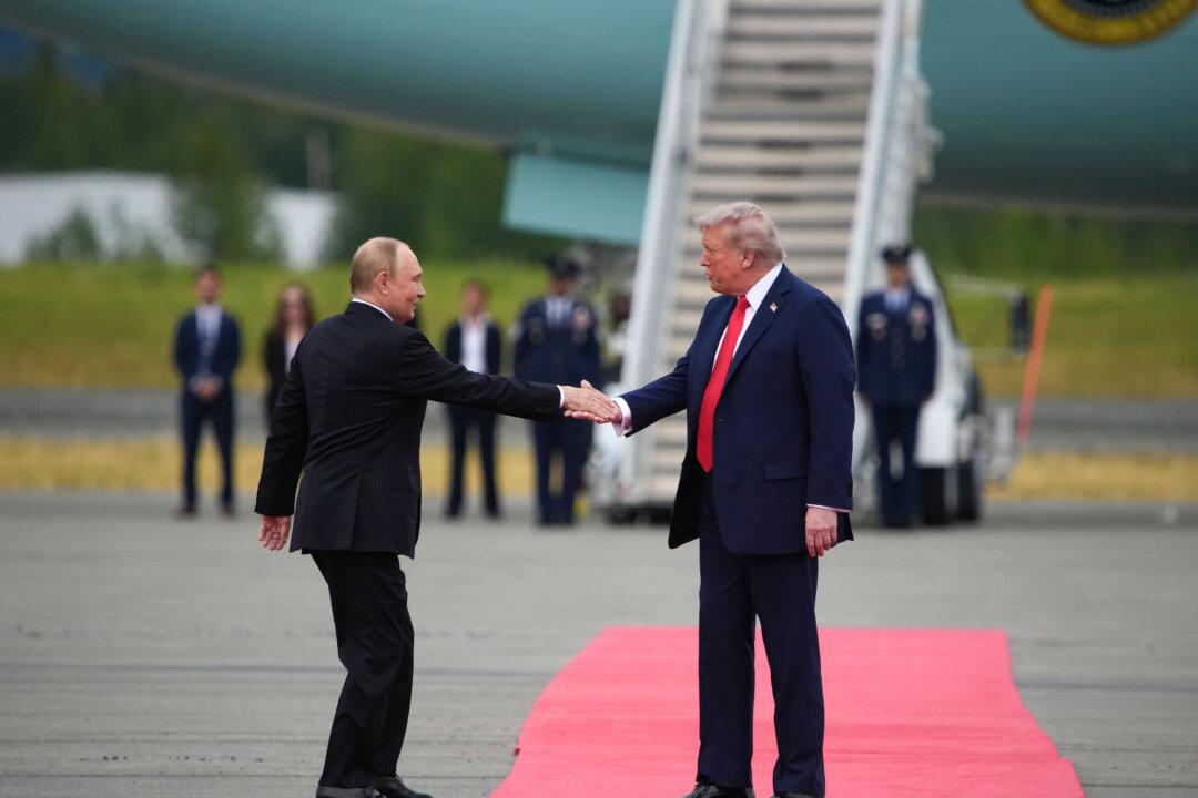 Trump, Putin Meet in Alaska to Discuss Possible Peace Deal
