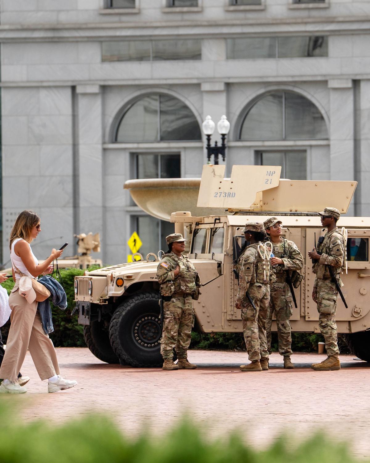 America in Photos: National Guard in Washington, Trump Meets Putin, and Hurricane Erin Monitored
