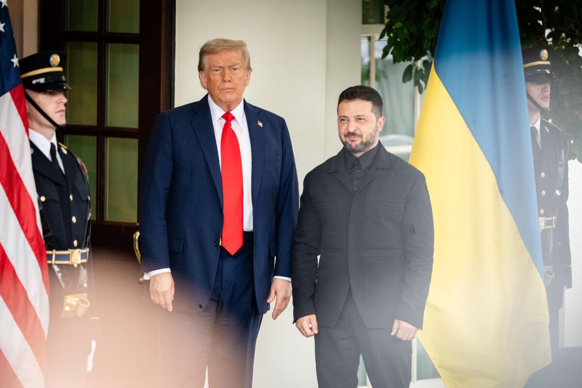 U.S. President Donald Trump greets Ukrainian President Volodymyr Zelenskyy ahead of a meeting with European leaders, at the White House on Aug. 18, 2025. (Madalina Kilroy/The Epoch Times)