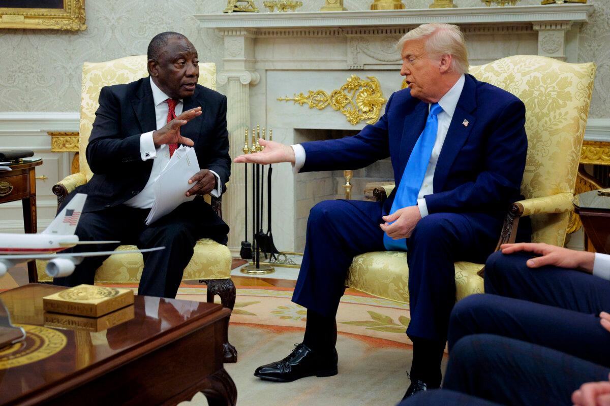U.S. President Donald Trump and South African President Cyril Ramaphosa in the Oval Office at the White House on May 21, 2025. (Chip Somodevilla/Getty Images)