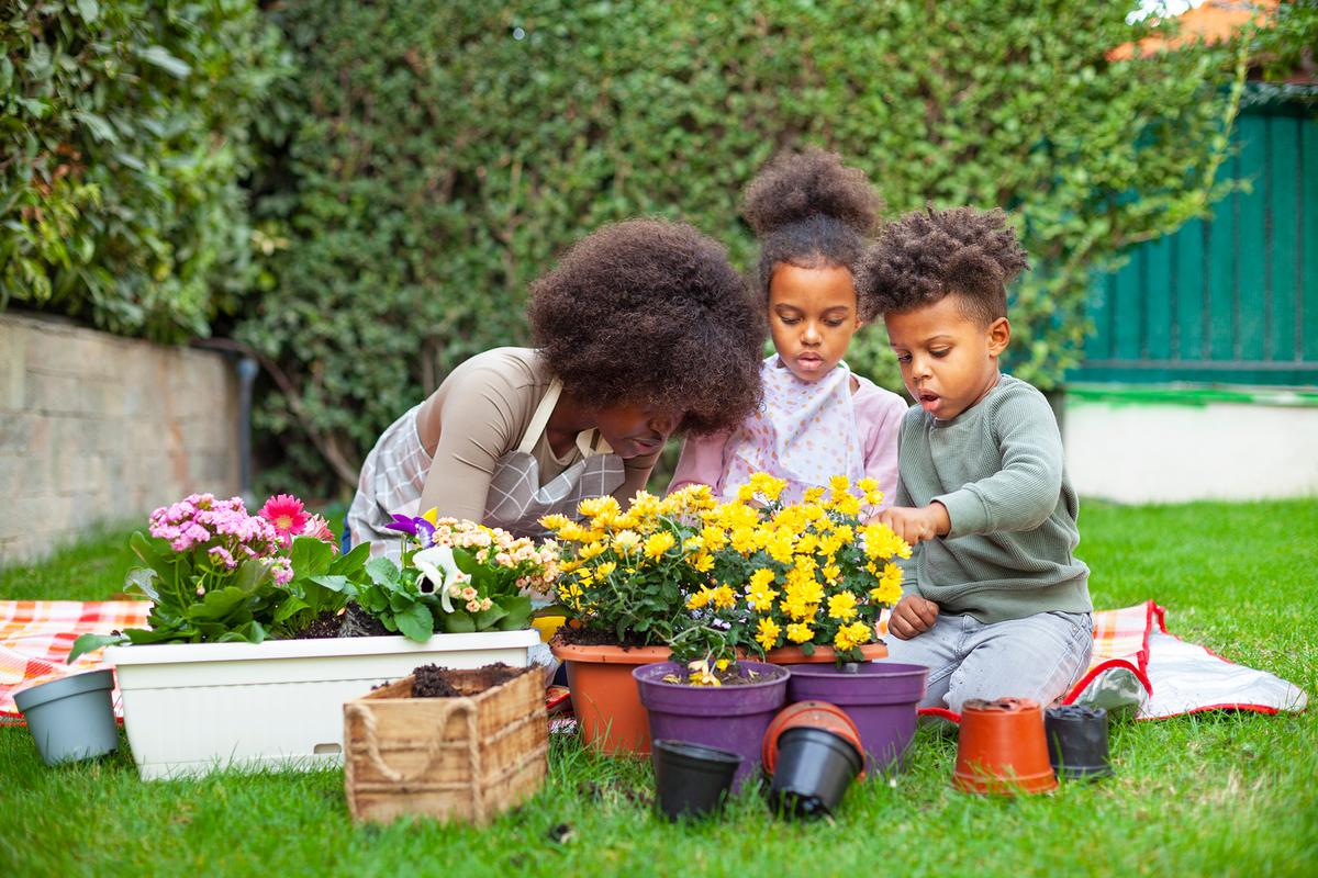 Exploring the soil helps children connect with the wider ecosystem that supports healthy gardens. (eli_asenova/Getty Images)