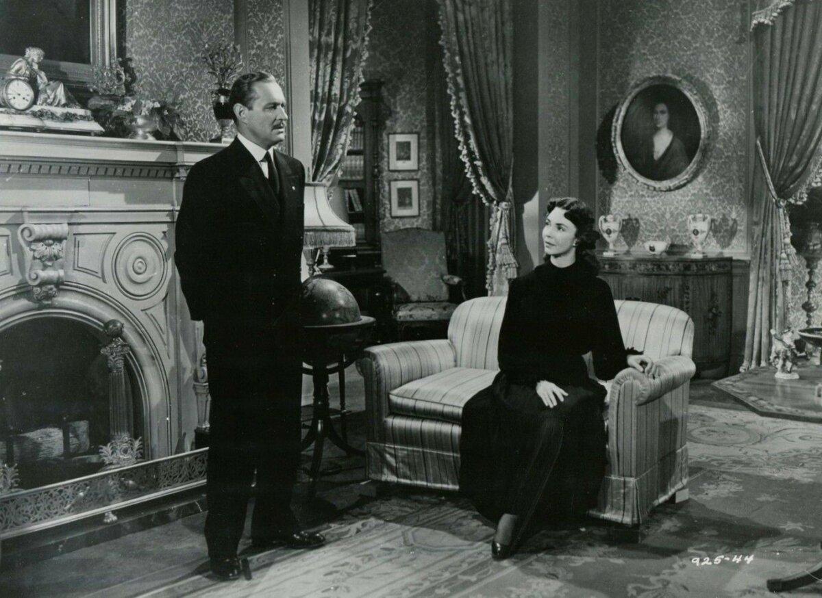 Mr. Porter (Robert Douglas) and Miss Dove (Jennifer Jones), in “Good Morning, Miss Dove.” (20th Century Fox)