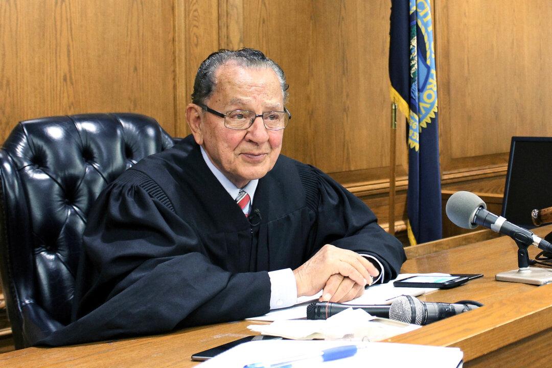 Judge Frank Caprio, Known for Compassionate Courtroom Style, Dies at 88