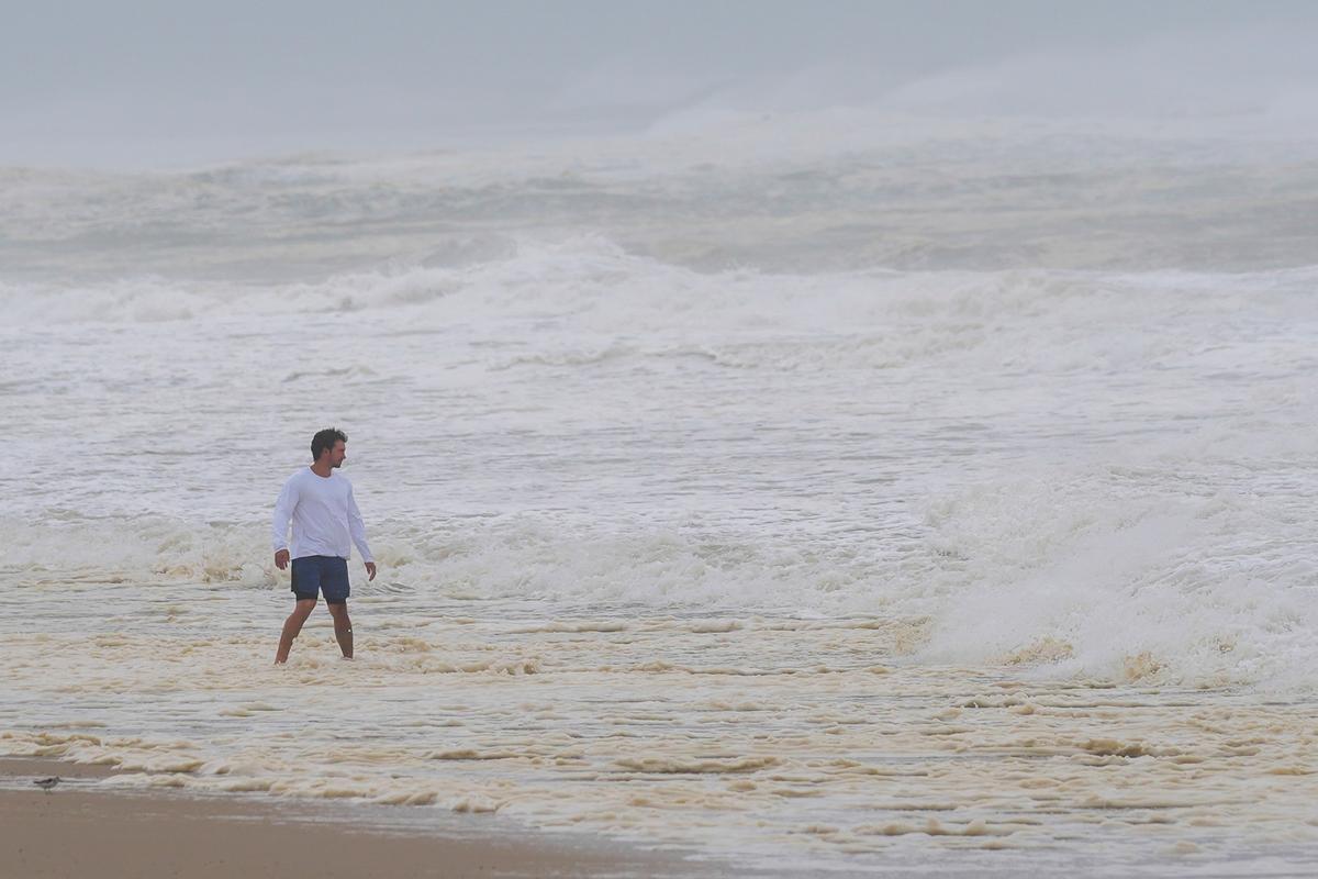 Strong Winds and Waves Batter Nantucket, Martha’s Vineyard as Hurricane Erin Moves Out to the Sea