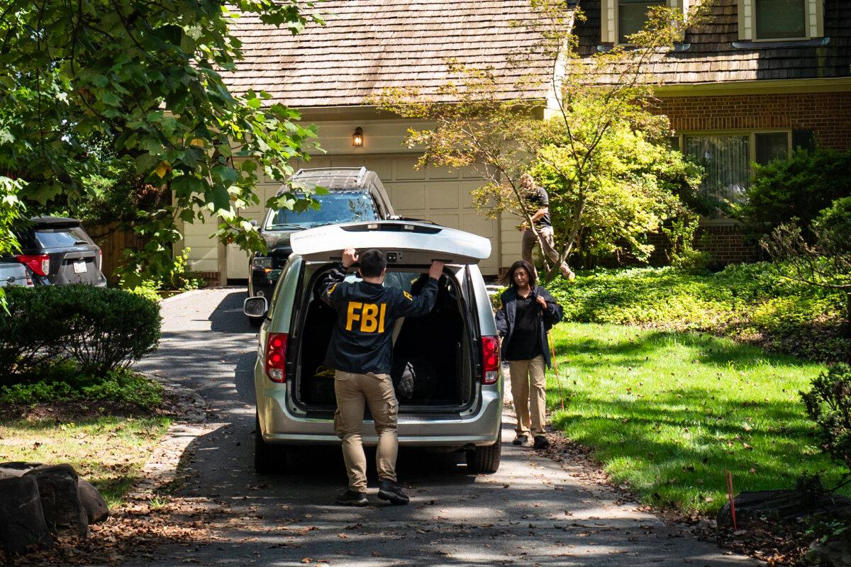 FBI Agents Seized Phones, Computers, and Folders During Search of John Bolton’s Home: Court Papers 2 Home of former national security adviser John Bolton in Bethesda, Md., on Aug. 22, 2025, as the FBI raids the home. (Madalina Kilroy/The Epoch Times)