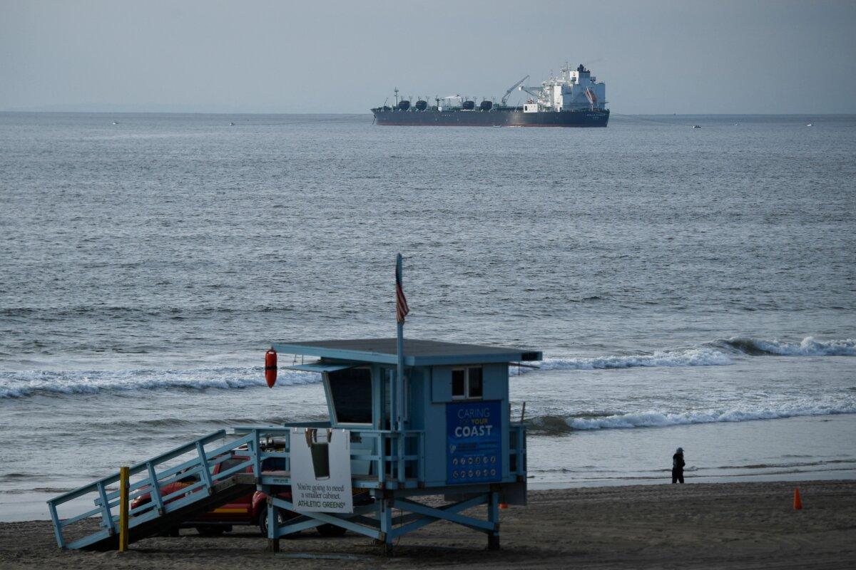 Facing Impending Crisis, California Lawmakers Pivot on Fossil Fuels 5 The Apollo Voyager crude oil tanker anchored in the Pacific Ocean off the coast near the Chevron El Segundo oil refinery as seen from Manhattan Beach, Calif., on Nov. 16, 2021. (Patrick T. Fallon/AFP via Getty Images)