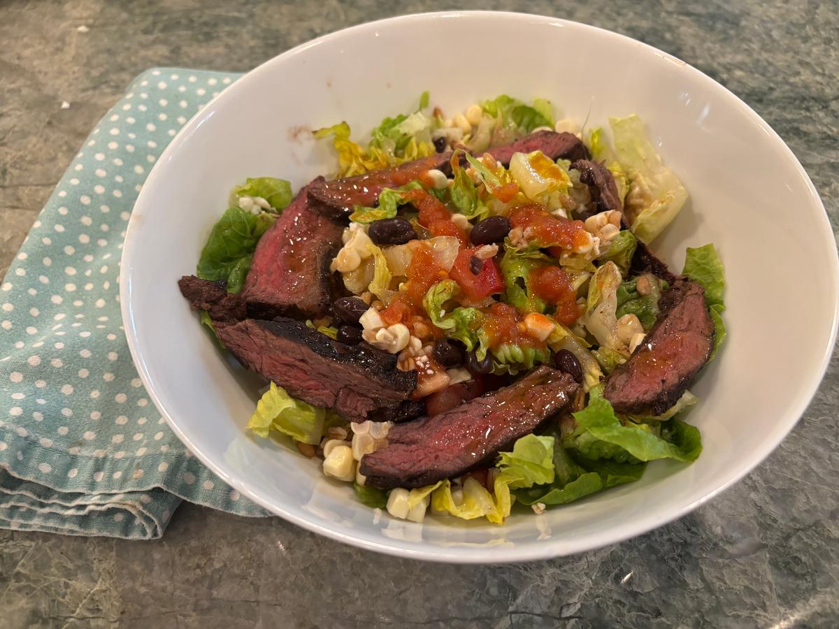 A Mexican Steak Bowl Is an Easy Dish for a Weeknight Dinner