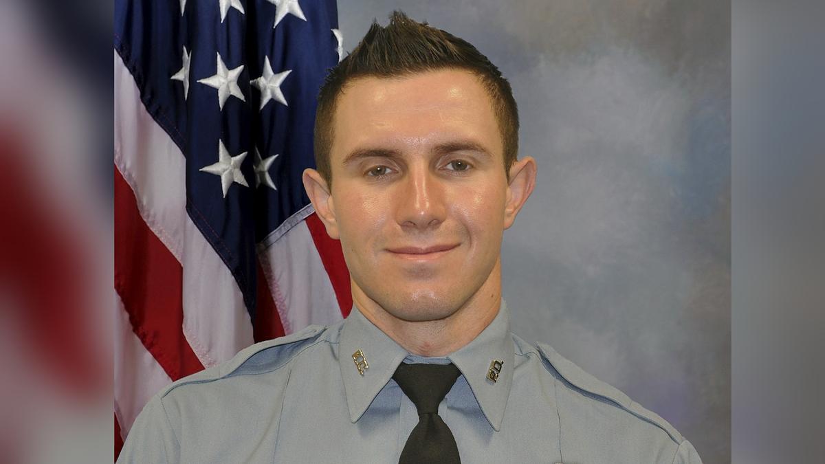 Kansas City Officer Dies After Being Struck by Fleeing Driver