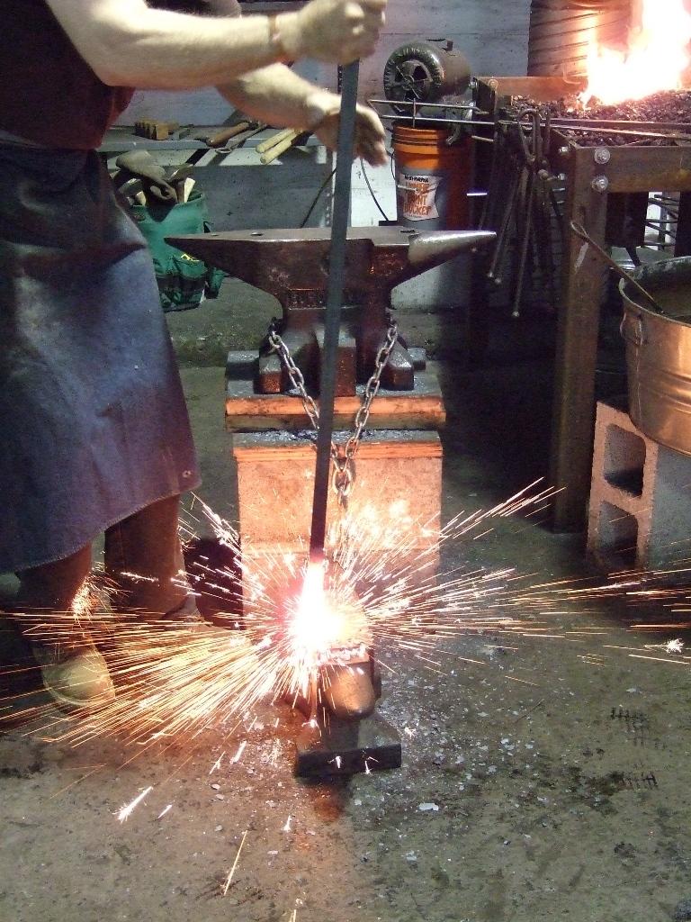 A student at the American College of the Building Arts working with steel. (<a style="font-size: 16px;" href="https://acba.edu/" target="_blank" rel="nofollow noopener">ACBA/</a><a href="https://en.wikipedia.org/wiki/American_College_of_the_Building_Arts#/media/File:American-College-of-the-Building-Arts-building.jpg" target="_blank" rel="nofollow noopener">CC BY-SA 4.0</a>)