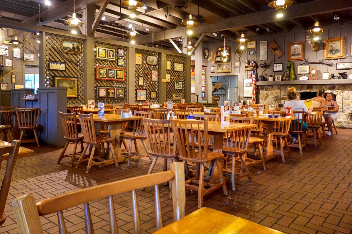 A Cracker Barrel restaurant in Florida City, Fla., on Aug. 27, 2025. (Joe Raedle/Getty Images)