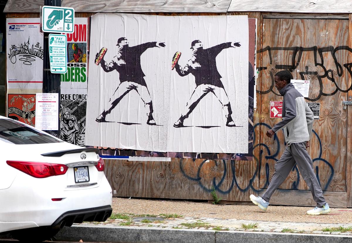 DC Prosecutors Downgrade Charge for Man Who Threw Sandwich at Federal Agent