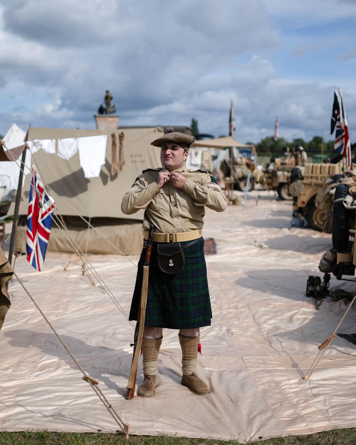 Day in Photos: Thai Prime Minister Sacked, Protests in Spain, Floods in India