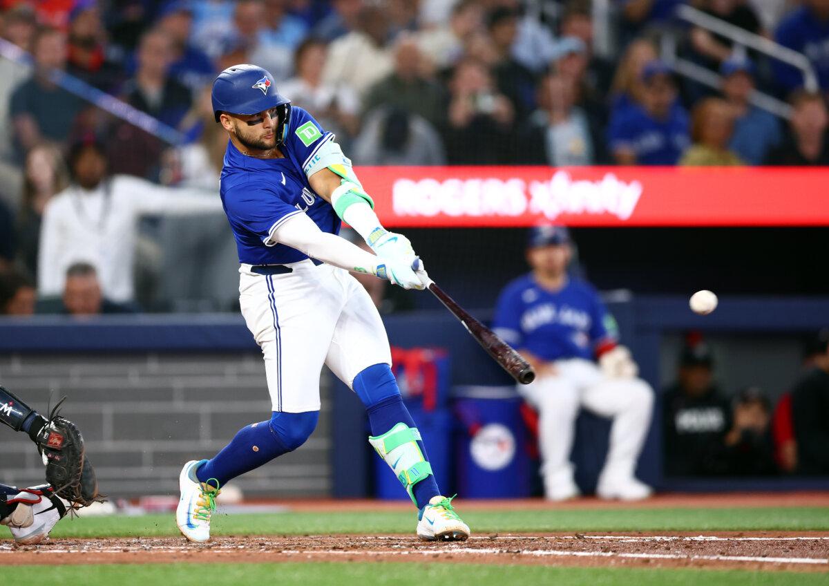 Bichette’s Impending Free Agency Promises to Be High Priority for MLB Clubs 2 Bo Bichette #11 of the Toronto Blue Jays hits an RBI single in the third inning against the Minnesota Twins at Rogers Centre in Toronto, Ontario, Canada, on Aug. 27, 2025. (Vaughn Ridley/Getty Images)