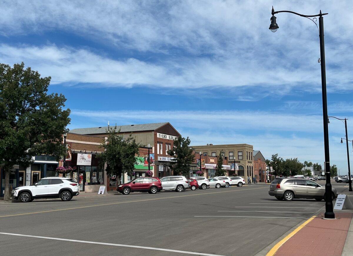 Downtown Didsbury, Alberta, on Aug. 21, 2025. (Allan Stein/The Epoch Times)